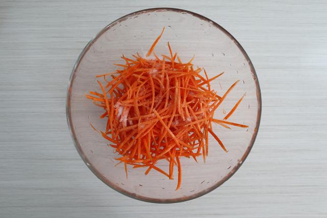 如何制作土豆炒粉丝，土豆炒粉丝怎么做好吃（不想做饭就吃它）