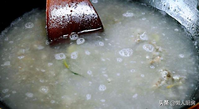 正宗的鱼汤面怎么做，鱼汤面怎么做（教你做一碗热气腾腾的鱼汤面）
