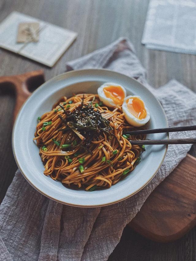 葱烧海参三种家常做法分享，葱烧海参的做法最正宗的做法（国家葱油地理：葱油）