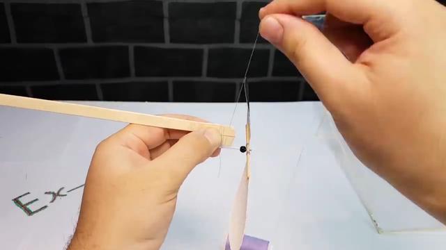 简易飞机模型制作，100个简单的科技小制作_100个简单的科技小制作视频_100个简单的科技小制作不倒翁（用竹蜻蜓原理做一个简易飞机）