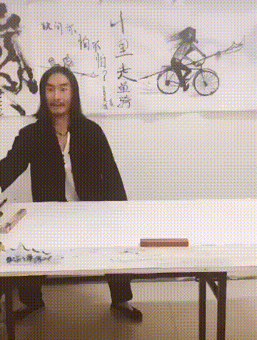 千里走单骑是什么意思，三国历史上真的有“千里走单骑”，但主角不是关羽（何大师的“千里走单骑”）