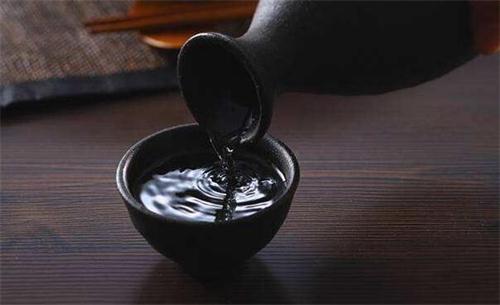 半斤白酒是多少ml，1升酒是多少斤（吃了多年亏，现在终于明白了）