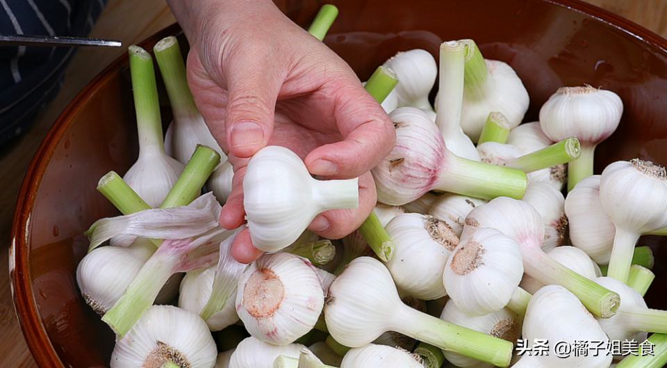 圖片[2]-【腌大蒜】做法步驟圖 天天都吃不膩 比吃肉還過癮-起舞食譜網(wǎng)