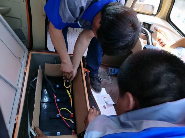 电池修复液怎么使用，电池怎么加修复液（电瓶修复—修复铅酸电池的方法在这里）