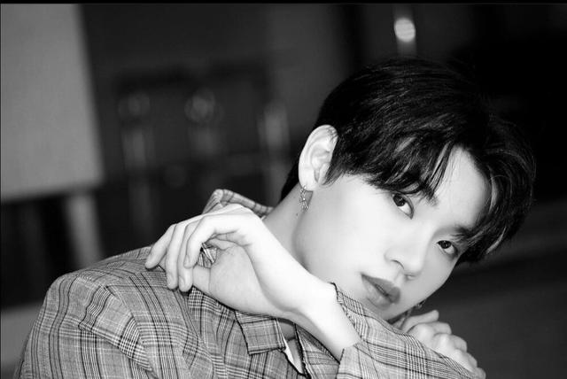 lay是什么意思，lay什么意思（他泰港风少年：黄立贤血统加持）