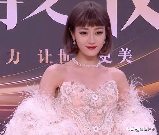 Angelababy ★杨颖套图3套，angelababy是谁（2021年微博之夜红毯走秀）