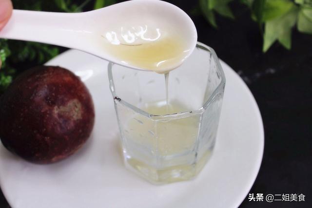 百香果饮料怎么做，网红饮料百香果柠檬水的做法（教您百香果的2种做法）