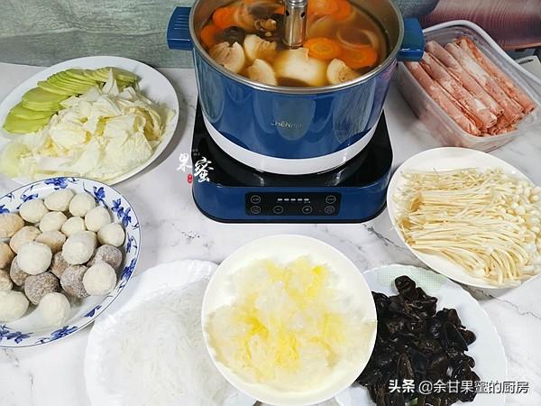 涮牛肉火锅的汤家常做法，食材不多也吃到嗨