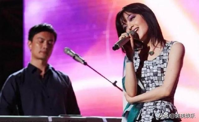 柯蓝个人资料简介，柯蓝个人资料（52岁音乐才子官宣升级当爸）