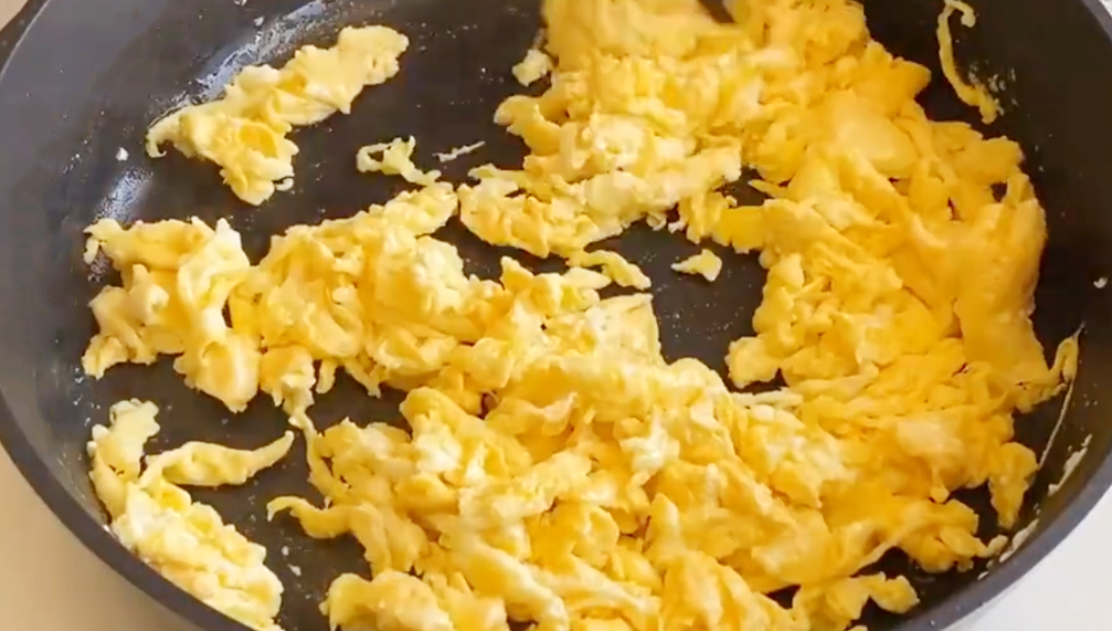 圖片[4]-【韭菜雞蛋餡餅】做法步驟圖 皮薄餡足 用來(lái)當(dāng)早餐最好-起舞食譜網(wǎng)