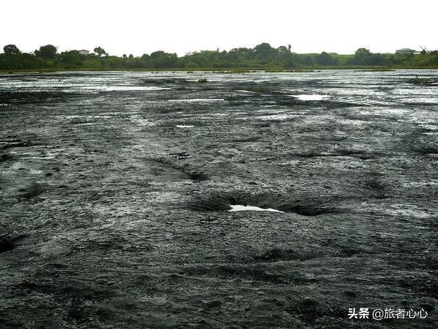 天然沥青湖，沥青湖是怎样形成的（这片湖深不见底却没有水）