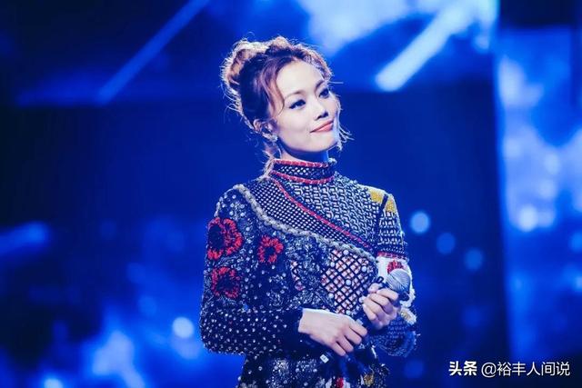 容祖儿与前任分手后首次同场，刘浩龙被“消失”，全程零交流