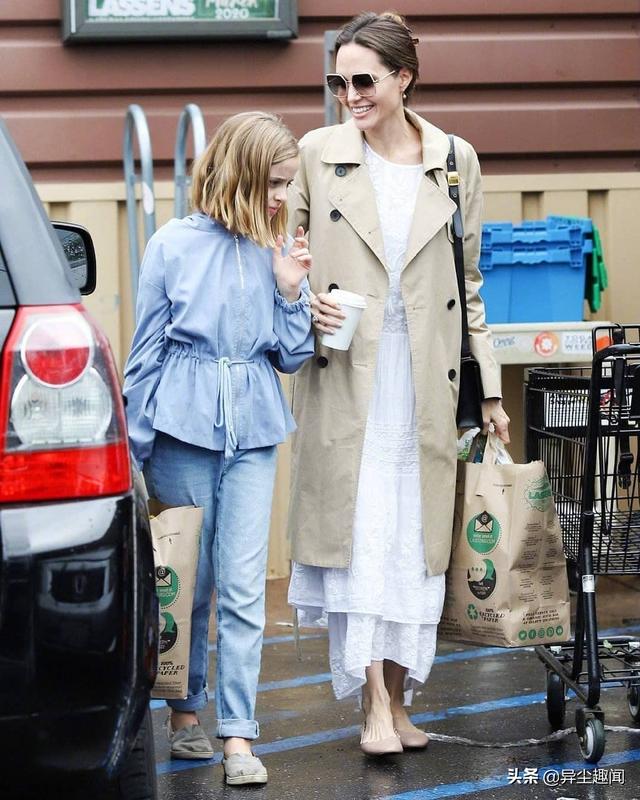 沉睡魔咒女主角女儿，沉睡魔咒哪个是女主的女儿（朱莉超Q金发小女儿13岁了长大后五官神似爸妈）