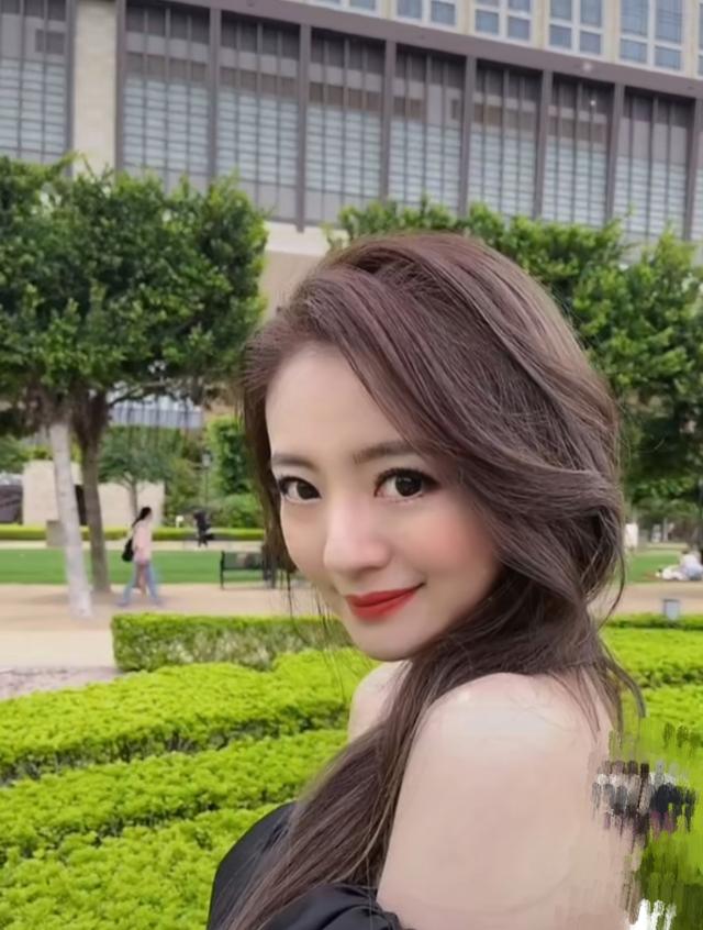 安以轩结婚了吗，安以轩结婚纪念日宣布二胎（晒视频宛如20岁花信少女）