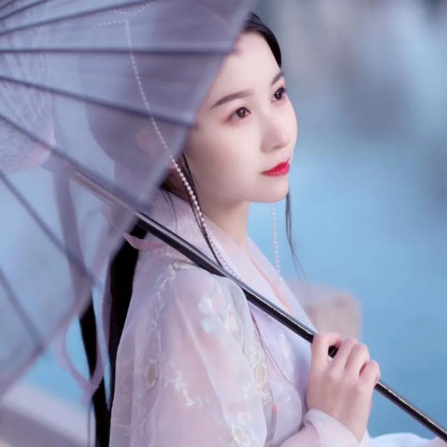 男生小哥哥古风部位半身汉服转圈圈超帅头像/值得拥有/奶酪微信，男生小哥哥古风部位半身汉服转圈圈超帅头像/值得拥有/奶酪（一组超级仙气的汉服女生头像）