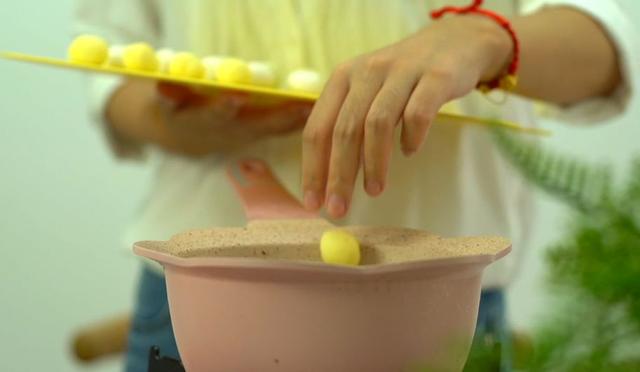 藕粉怎么吃最好吃，藕粉应该怎么吃（藕粉别再冲水喝了）