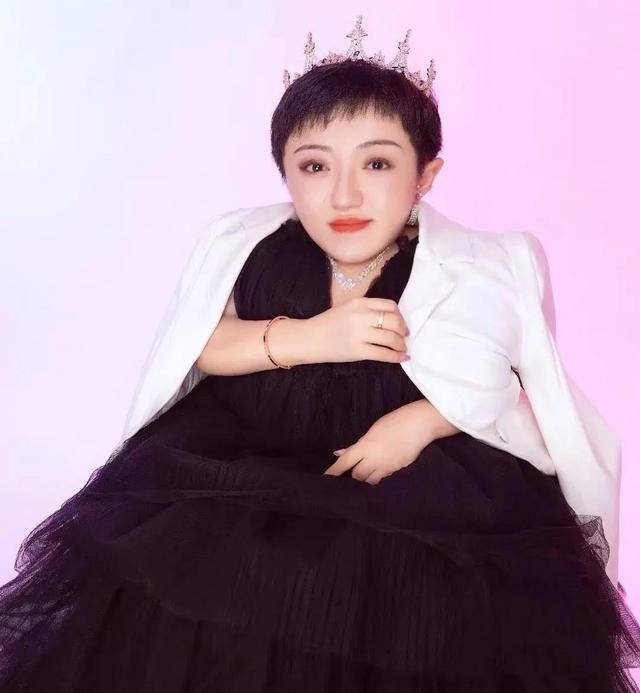 沈阳与喜梅离婚(坐在轮椅上身高80厘米身残志坚的"瓷娃娃"勇创业)