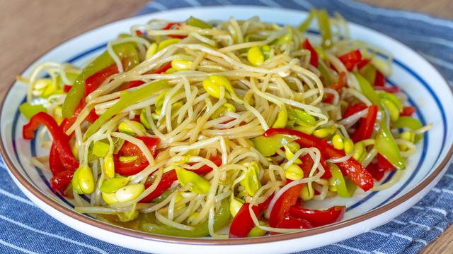 怎样在家发豆芽，怎样在家发绿豆豆芽（想吃豆芽不用买）