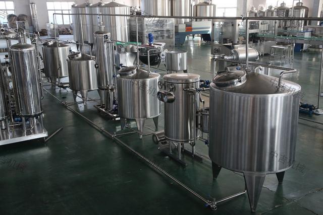 生榨石榴汁方法，石榴汁是怎么榨的（果汁饮料全套生产线设备）