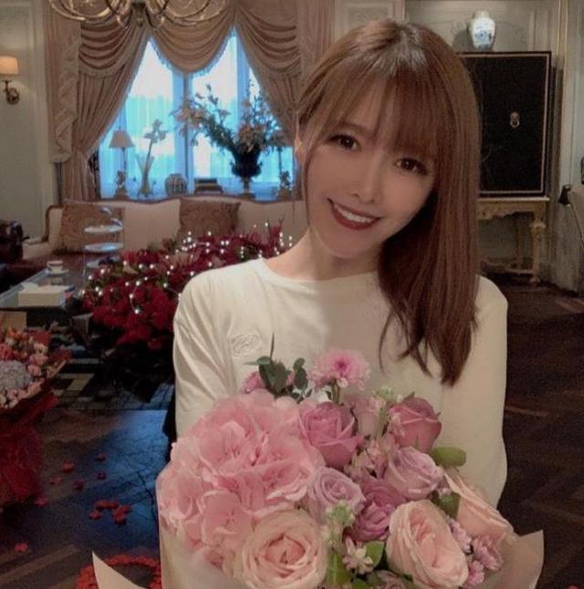 唐笑老公造型机构是哪个，唐笑老公（被“一脚”踢断星途的唐笑）