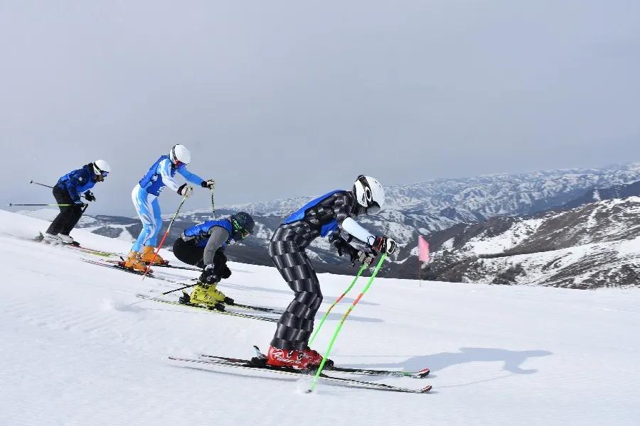 国庆滑雪可以去哪里玩，可可托海国际滑雪度假区等你来