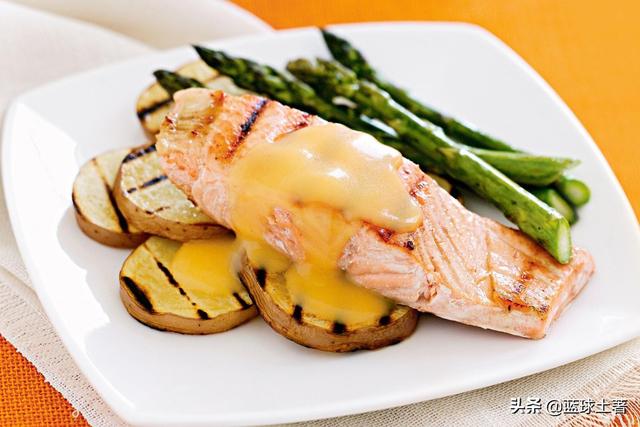 塔塔酱是什么味道，塔塔酱是酸的吗（凯撒酱、田园酱、蛋黄酱..外国美食酱料分不清）