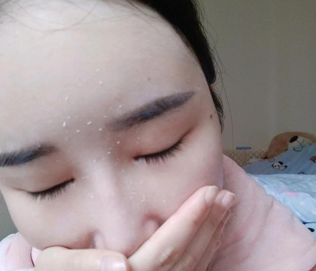 素颜霜到底是什么，素颜霜是什么玩意（有人夸赞有人拉踩的素颜霜到底好不好用）