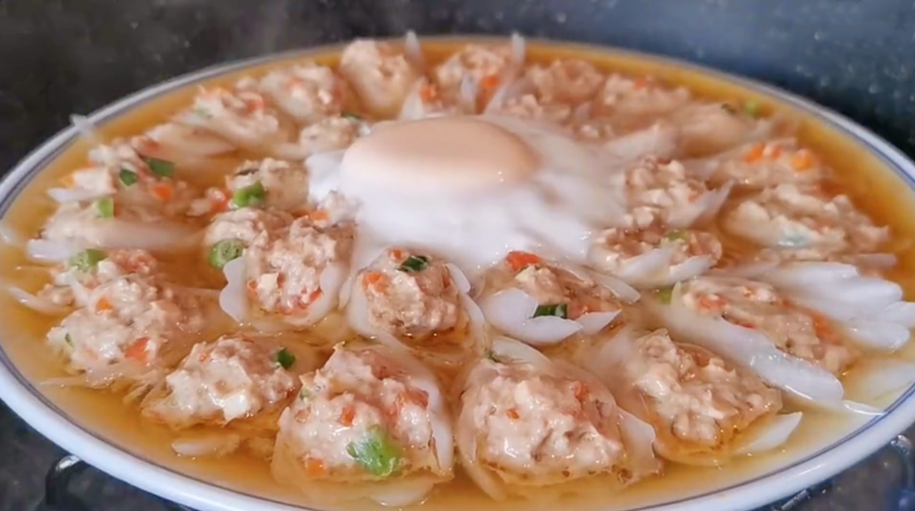 圖片[6]-【白菜肉卷】做法步驟圖 鮮嫩多汁又下飯 比紅燒肉還香-起舞食譜網