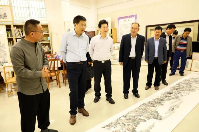 广西民族中等专业学校，广西民族中等专业学校怎么样（班忠柏到广西民族中专调研）