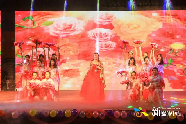 外婆的澎湖湾串词，外婆的澎湖湾串词主持人（2019元旦晚会）