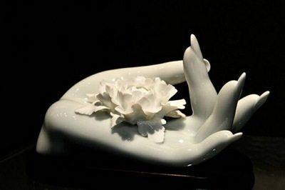 拈花微笑的典故，拈花微笑的典故读后感（禅宗典故之拈花微笑）