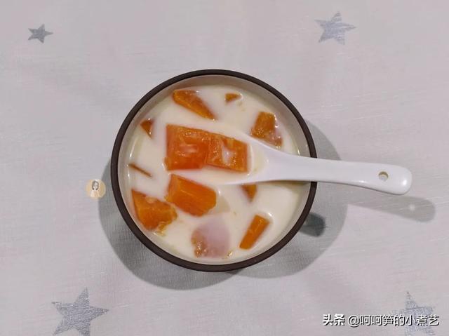 木瓜炖牛奶的做法，适合冬天喝的甜品