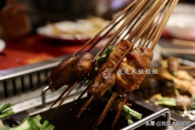 传统油炸串串制作，这味道没有几个人能扛得住
