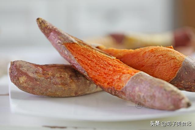 烤红薯皮能吃吗,吃烤红薯皮可以吃吗(这样烤出来的红薯连皮都可以吃)