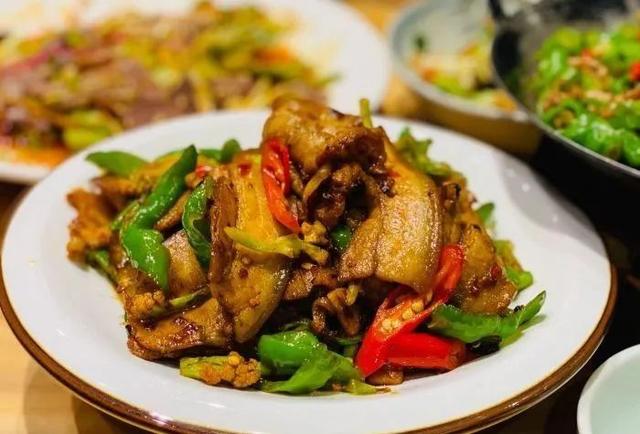 四川茄饼的做法，川菜茄饼的做法大全（成都不辣的美食，来了）