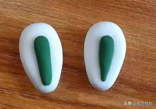 怎么用彩泥捏小兔子，小兔子用彩泥怎么捏（教你用超轻黏土做一个小兔子小挂坠）