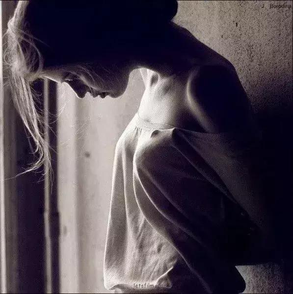 伤感的英文歌曲，感人的英文歌（听了1000首英文歌）