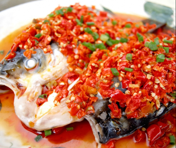 剁椒鱼头的做法最正宗的做法，剁椒鱼头最正宗的做法（这才是正宗剁椒鱼头的做法）