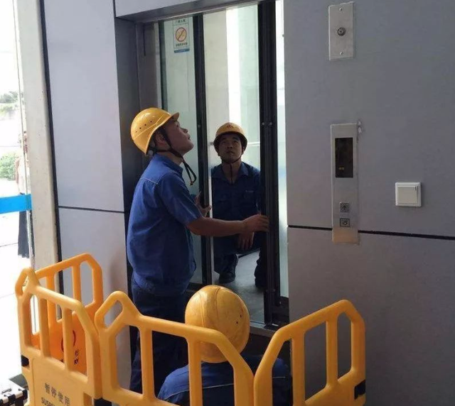 如何安全使用电梯，怎样安全乘电梯（每个孩子都该记牢）