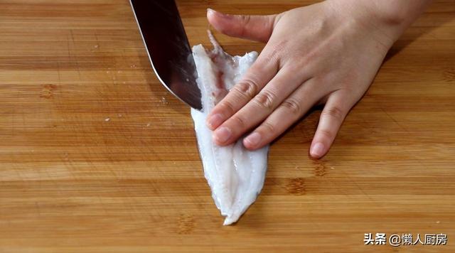 鱼饼的吃法有哪些，鱼饼怎么做好吃（家常菜豆腐鱼的做法）