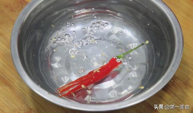 炸酥肉的家常做法，酥肉制作方法（厨师长教你传统炸酥肉的家常做法）