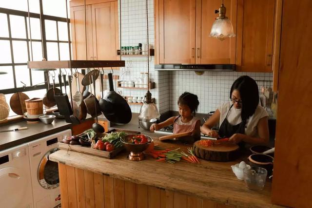 岛台高度和橱柜高度是多少，岛台距离橱柜多少合适（颜值和功能一个不能少）