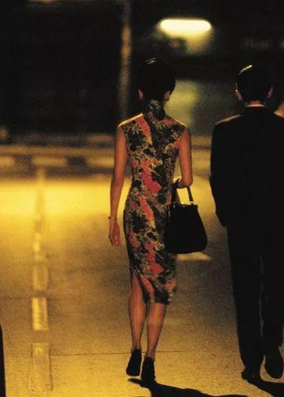 绫是什么丝袜品牌，绫家丝袜款式区别（把丝袜穿好是每个女人的基本功）