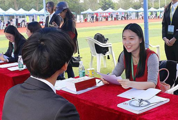 殡仪馆招聘工资多少，殡仪馆工作哪里招聘（殡仪馆下半年开始招人）