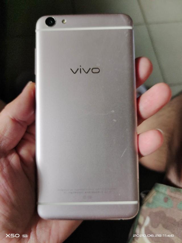 vivox7怎么截屏，vivox7怎么截屏、截图（vivo x7手机用了5年了）
