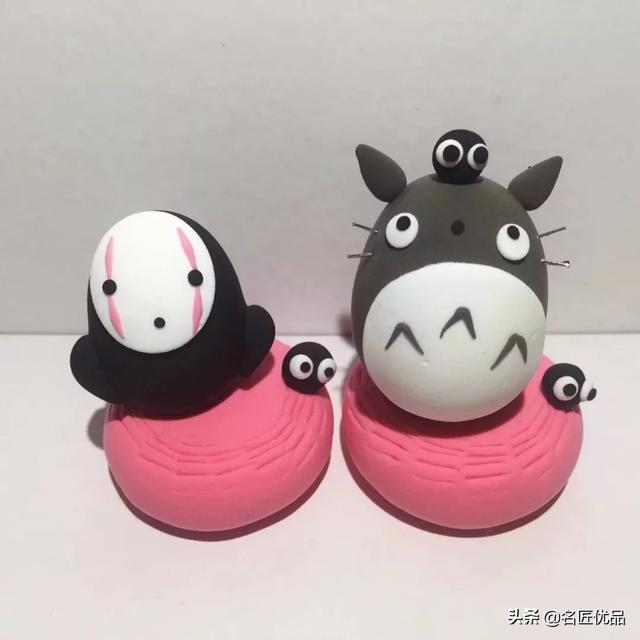 怎么用彩泥捏小兔子，小兔子用彩泥怎么捏（教你用超轻黏土做一个小兔子小挂坠）