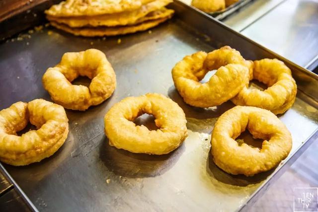 酸奶麻花能放多久 武汉粮道街酸奶大麻花哪个味道最好吃，酸奶麻花能放多久（我们翻遍了武汉的12条街）
