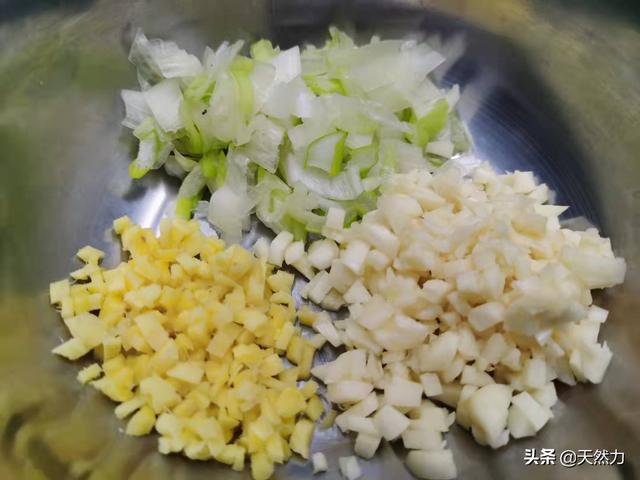 炸鸡蛋酱的做法，东北人喜爱的鸡蛋酱要怎么做才好吃