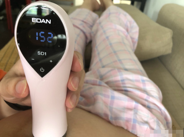 胎儿的心率多少是正常范围，怀孕胎心率多少是正常范围（胎心位置忽上忽下正常吗）