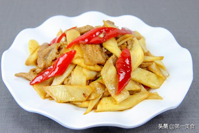茭白怎么做好吃，茭白怎么做既简单又好吃！（饭店大厨教你茭白炒肉的家常做法）